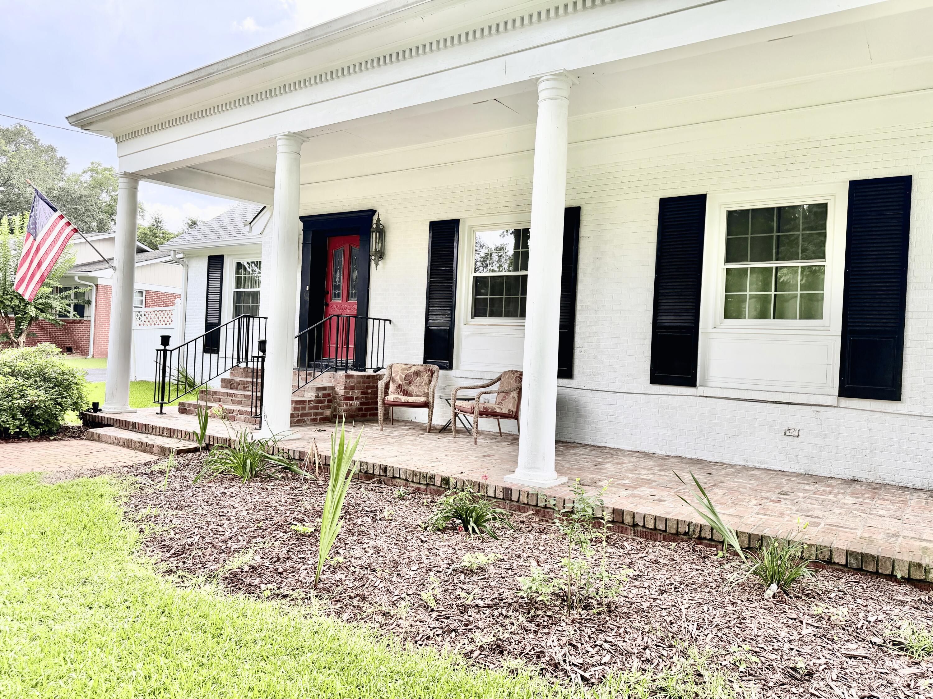 1640 Old Bay Springs Road Laurel, MS 39440 - Photo 4 of 69 Gallery Image 4