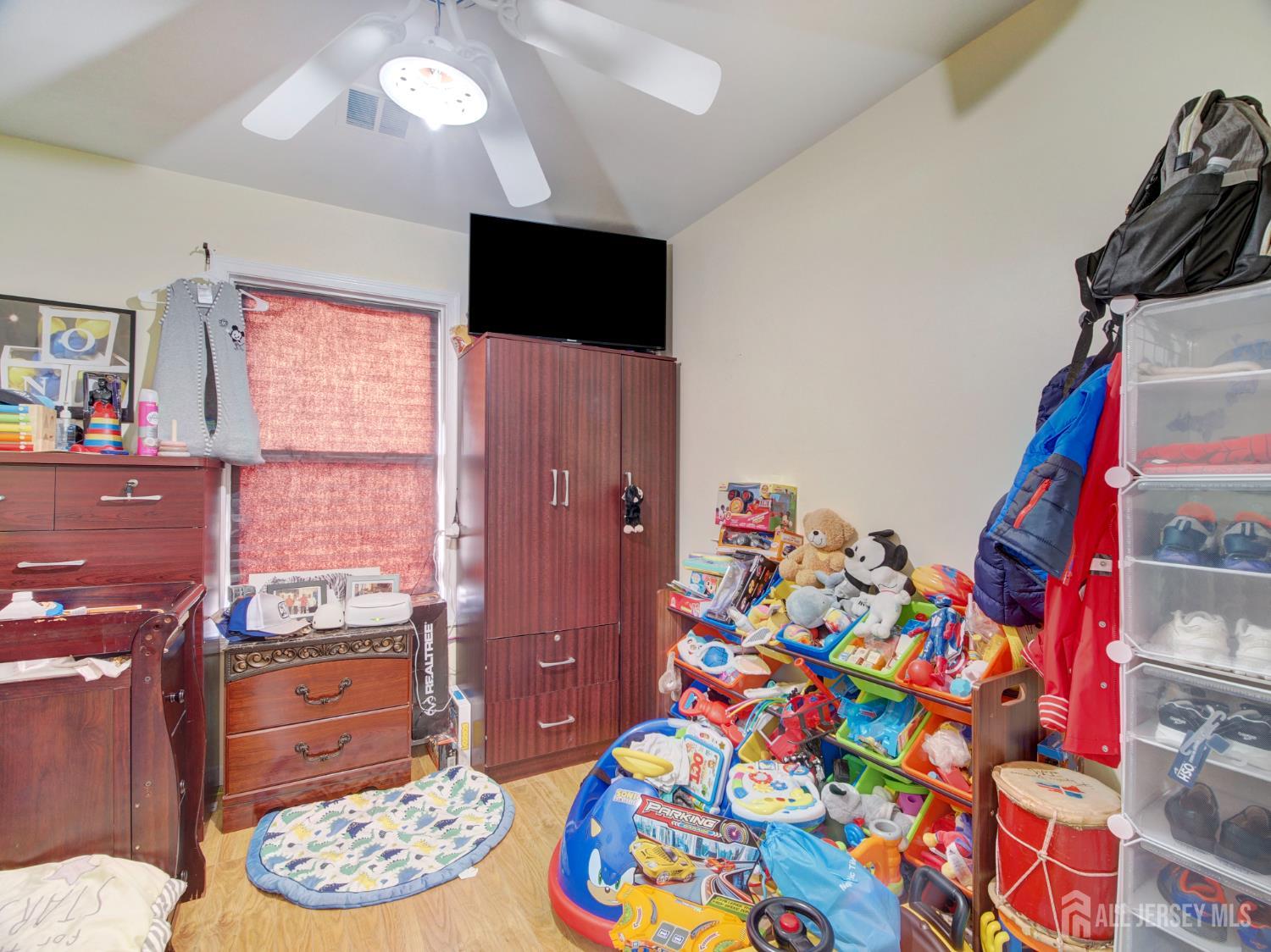 267 Watson Avenue Perth Amboy, NJ 08861 - Photo 9 of 24