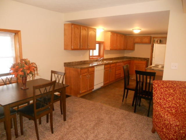 2118 Mt Olivet Road Kalamazoo, MI 49004 - Photo 3 of 18 DSCN0510