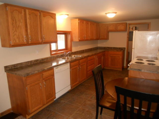 2118 Mt Olivet Road Kalamazoo, MI 49004 - Photo 4 of 18 DSCN0511