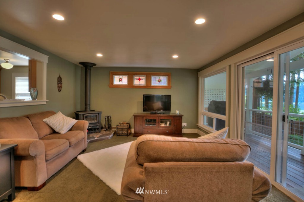 7249 Lake Alice Road Southeast Fall City, WA 98024 - Photo 14 of 25 Gallery Image 14