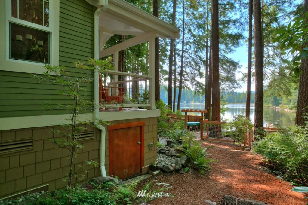 7249 Lake Alice Road Southeast Fall City, WA 98024 - Photo 5 of 25 Gallery Image 5