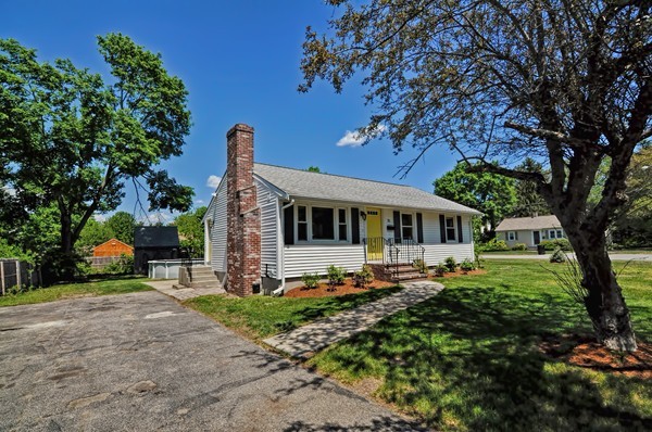 31 Coolidge Road Walpole, MA 02081 - Photo 1 of 27 Gallery Image 1