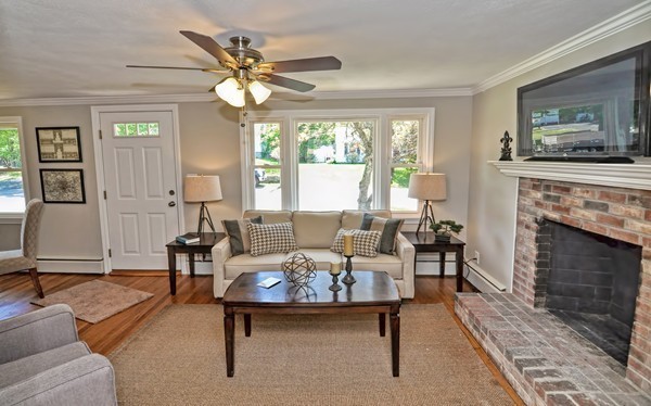 31 Coolidge Road Walpole, MA 02081 - Photo 8 of 27 Gallery Image 8