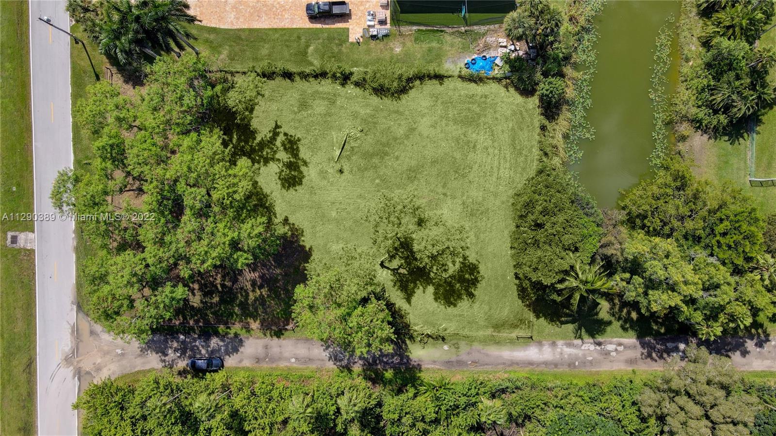 Sw Southwest 67th Place Southwest Ranches, FL 33331 - Photo 6 of 6 a view of a garden