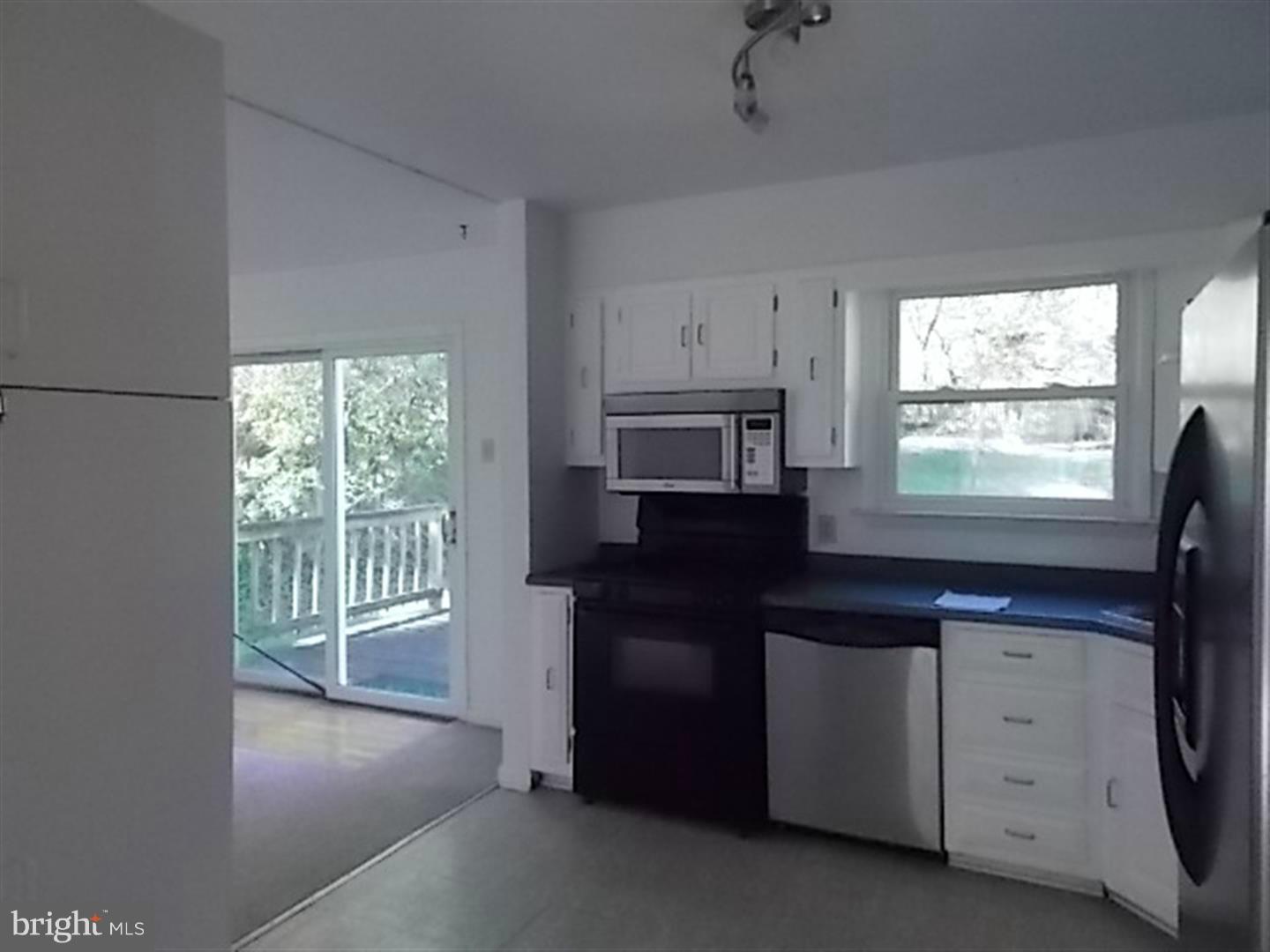 3 Roe Lane Arnold, MD 21012 - Photo 22 of 29 Kitchen