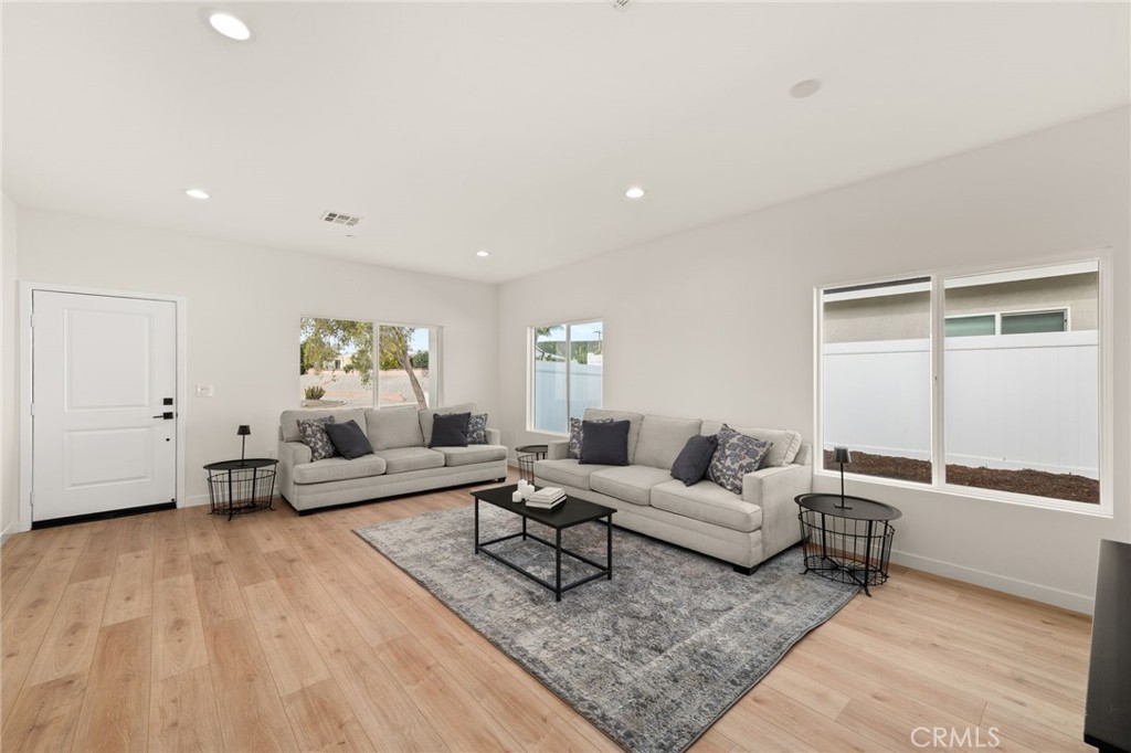 29232 Piping Rock Road Menifee, CA 92586 - Photo 5 of 40