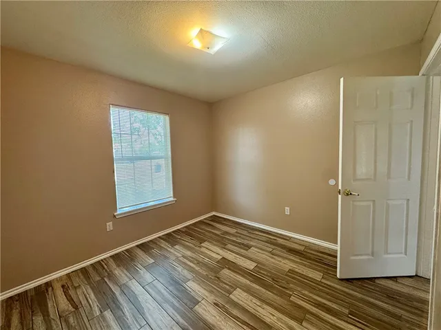 $1,500 | 813 3rd Street, Sinton, TX 78387