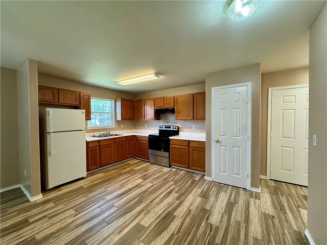 $1,500 | 813 3rd Street, Sinton, TX 78387