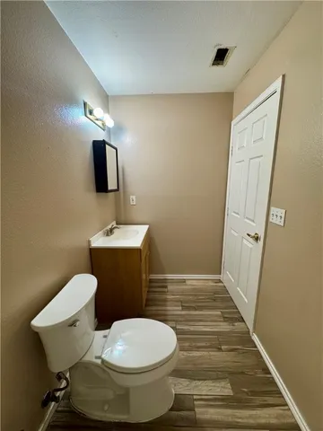 $1,500 | 813 3rd Street, Sinton, TX 78387