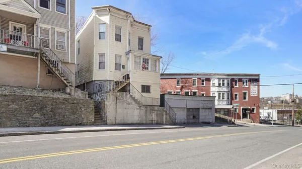 $639,995 | 364 Ashburton Avenue, Unit A, Yonkers, NY 10701