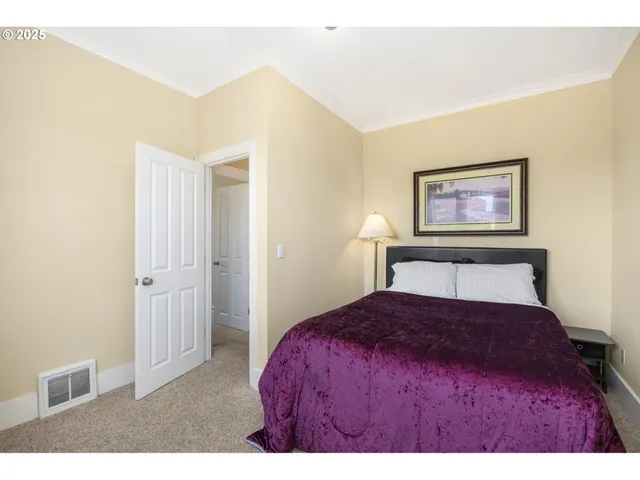 $585,000 | 117 South Arthur Street, Portland, OR 97201