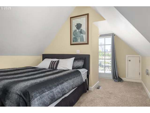 $585,000 | 117 South Arthur Street, Portland, OR 97201