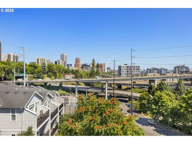 $585,000 | 117 South Arthur Street, Portland, OR 97201