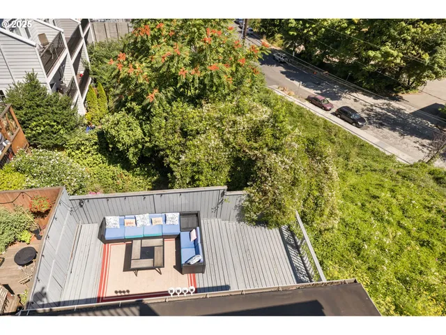 $585,000 | 117 South Arthur Street, Portland, OR 97201