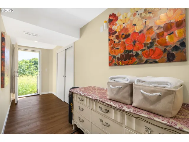 $585,000 | 117 South Arthur Street, Portland, OR 97201