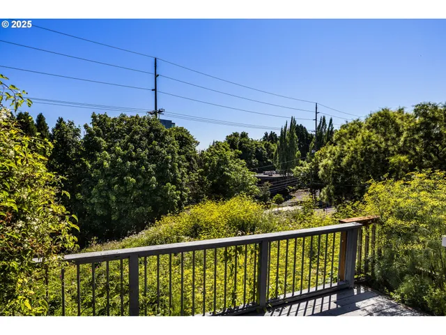 $585,000 | 117 South Arthur Street, Portland, OR 97201