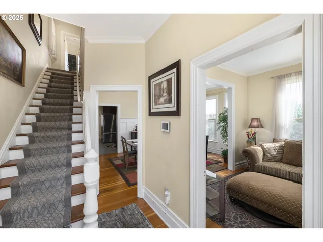 $585,000 | 117 South Arthur Street, Portland, OR 97201