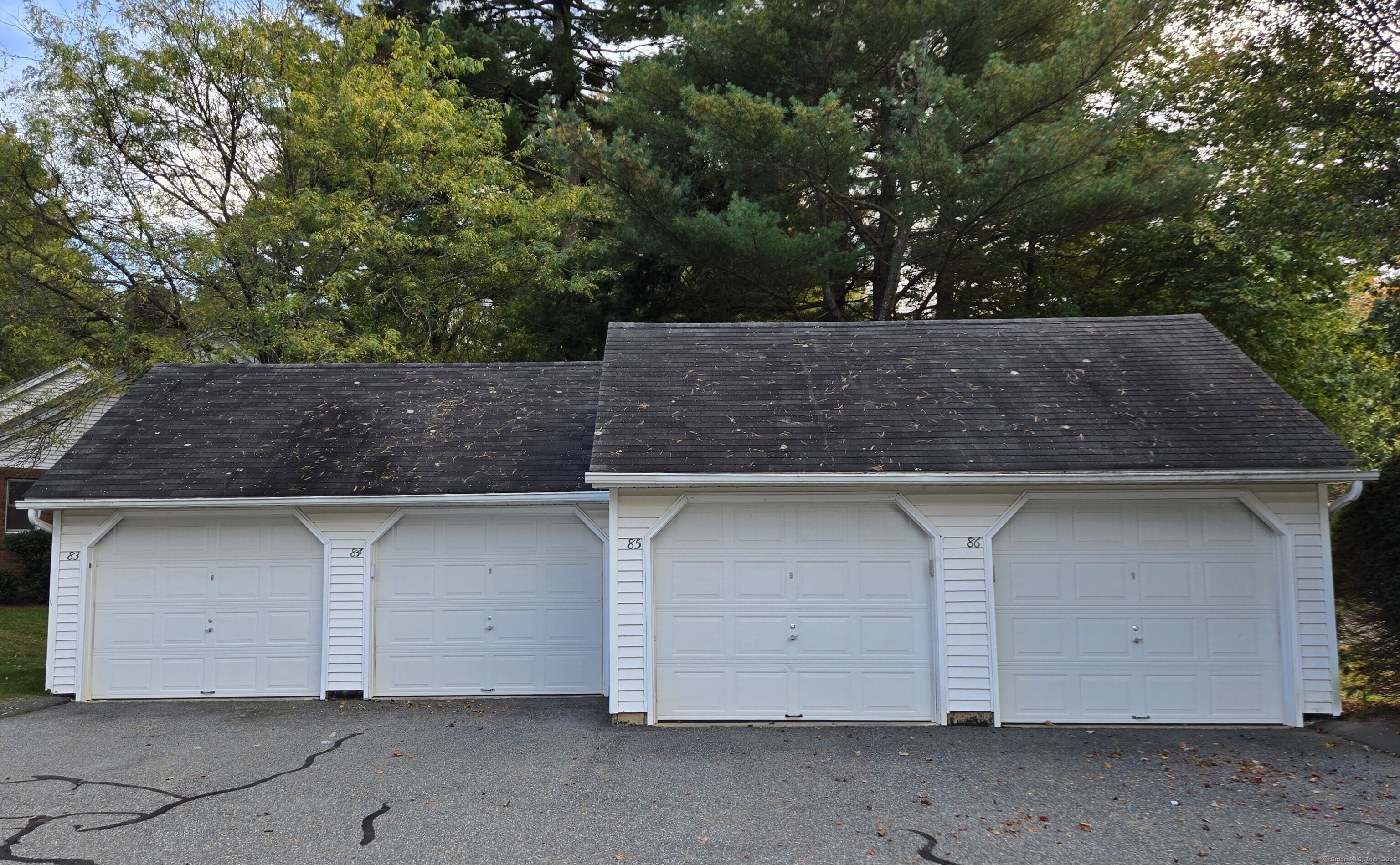 85 Oldefield Farms, Unit 85 Enfield, CT 06082 - Photo 35 of 36 a house view with a outdoor space