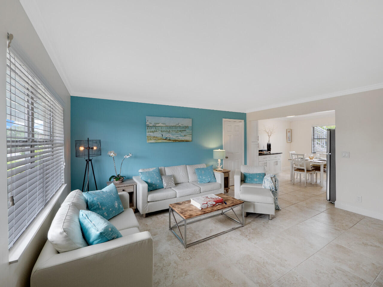 1236 Beach Road, Unit 3 Singer Island, FL 33404 - Photo 11 of 27 007