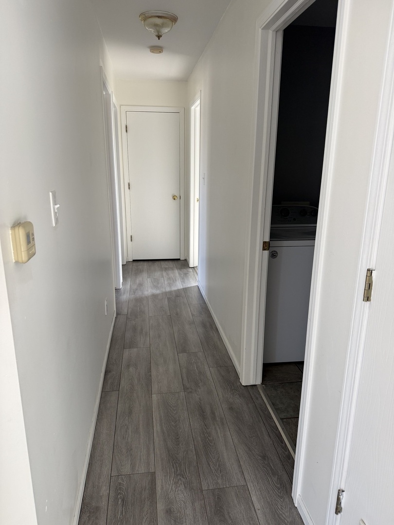 206 South 12th Street Rochelle, IL 61068 - Photo 7 of 14 wooden floor in a gallery