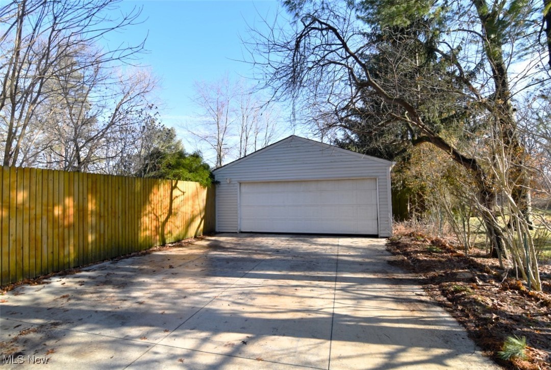 1361 Dorsh Road Cleveland, OH 44121 - Photo 35 of 38 Gallery Image 35