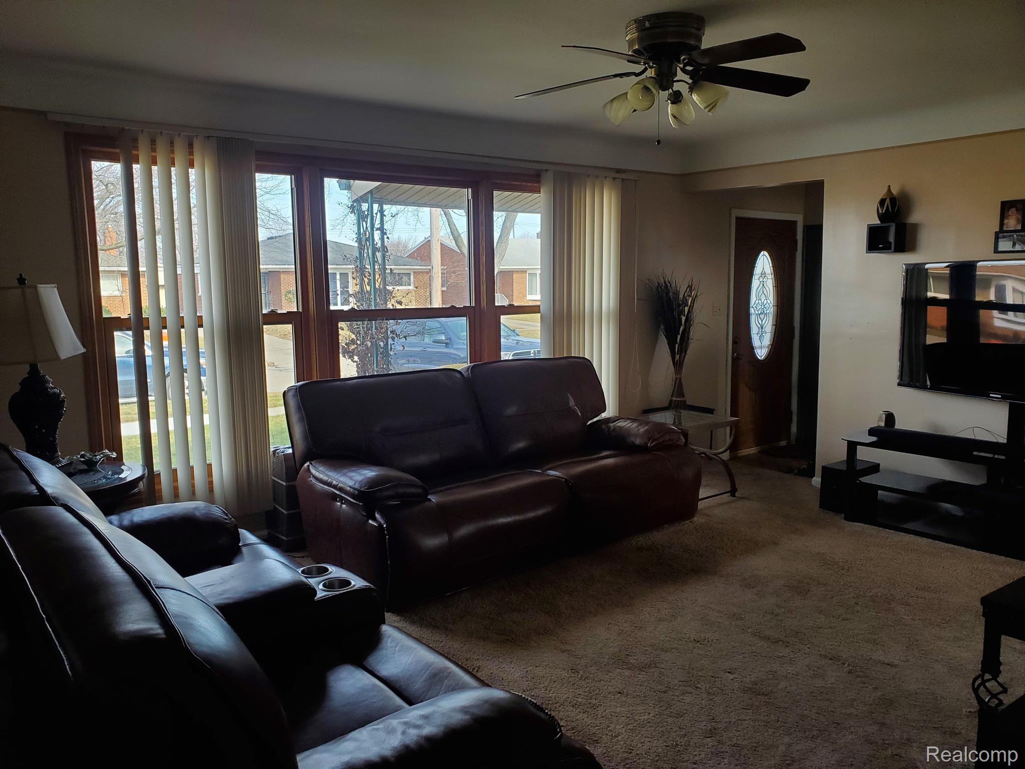 18042 Winsome Road Fraser, MI 48026 - Photo 4 of 15 Gallery Image 4