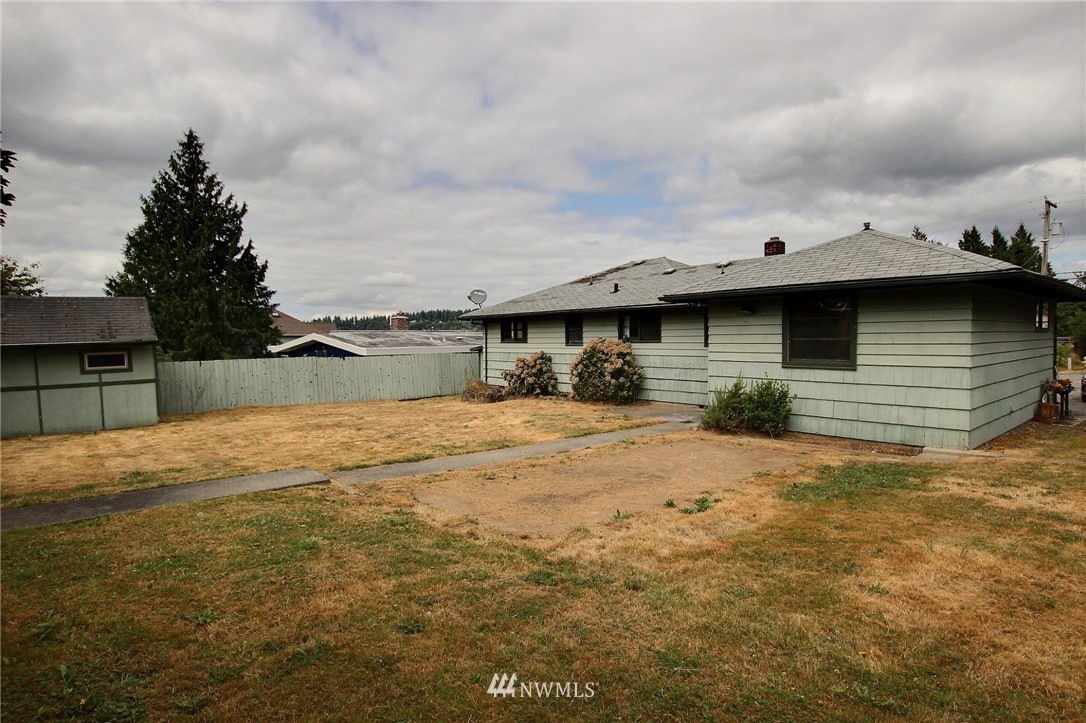 1117 North 34th Street Renton, WA 98056 - Photo 2 of 15