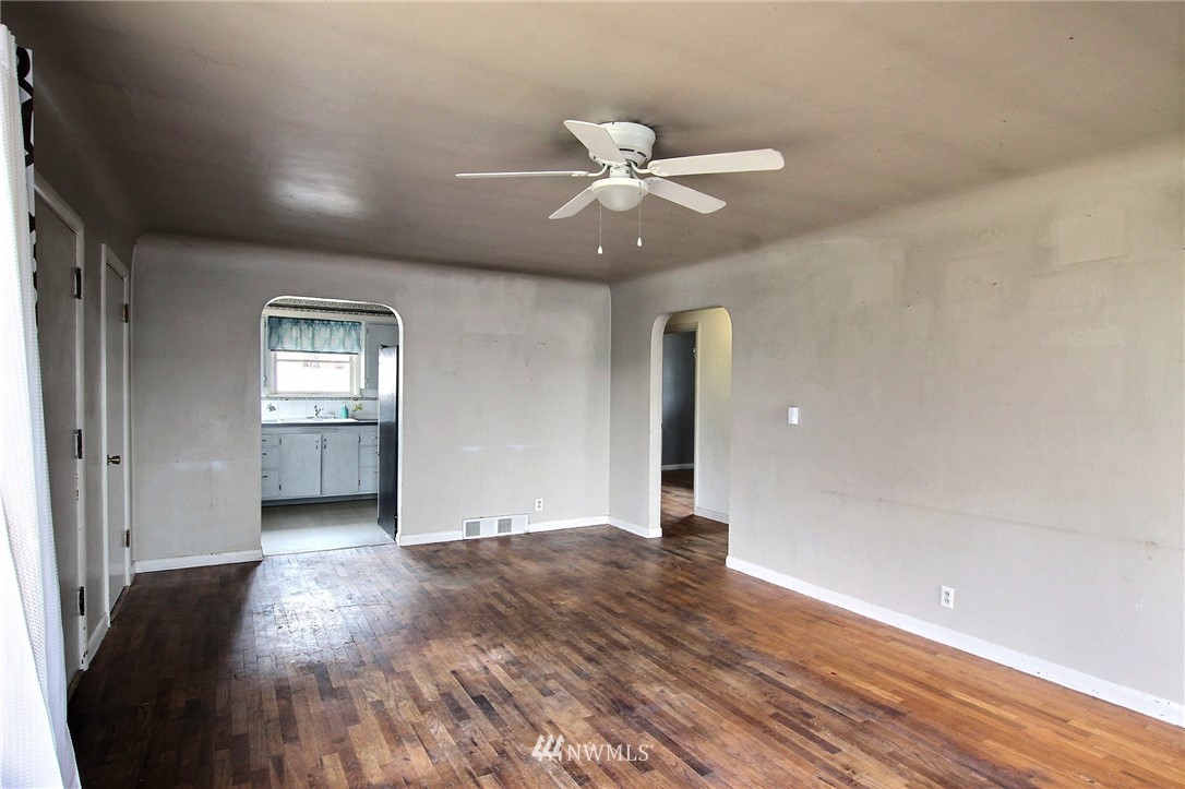 1117 North 34th Street Renton, WA 98056 - Photo 4 of 15