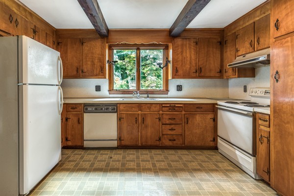 62 Old Nahant Road Wakefield, MA 01880 - Photo 12 of 29 Gallery Image 12