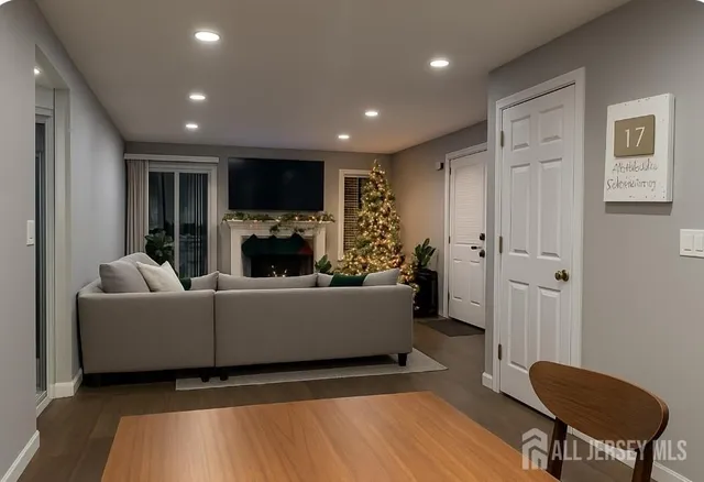 $3,000 | 340 Bowler Court, Piscataway, NJ 08854