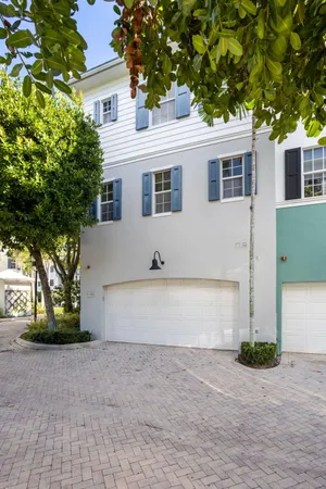 $999,999 | 349 East Mallory Circle, Delray Beach, FL 33483