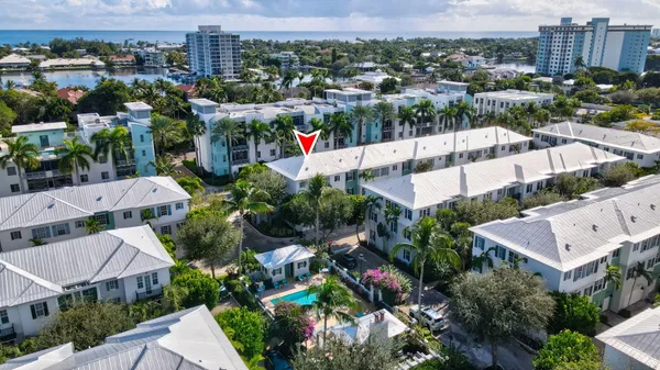 $999,999 | 349 East Mallory Circle, Delray Beach, FL 33483