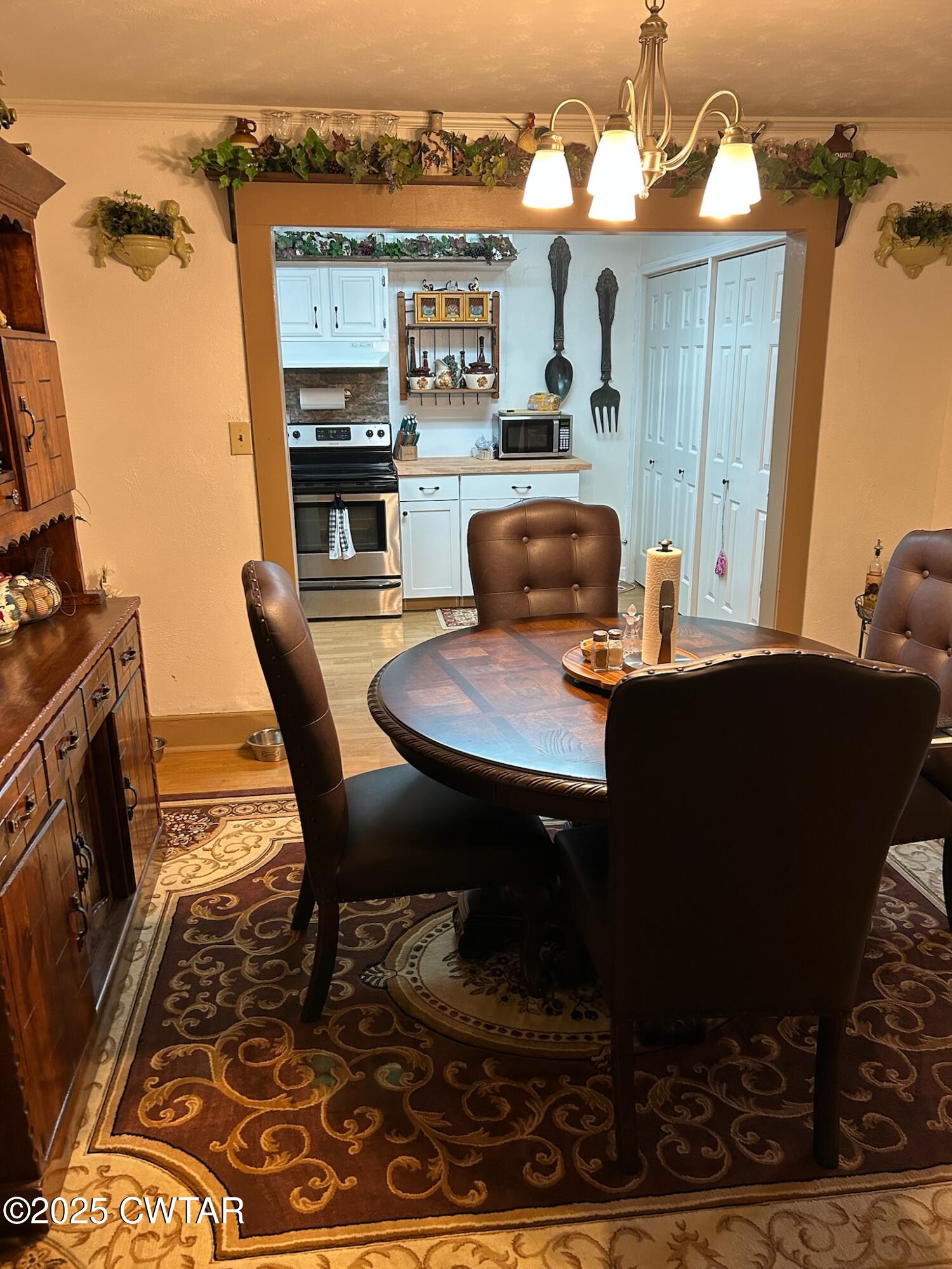 526 West Main Street Newbern, TN 38059 - Photo 3 of 17 IMG_2321