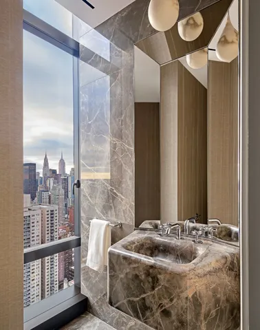$65,000,000 | 430 East 58th Street, Unit PH80 | Sutton Place