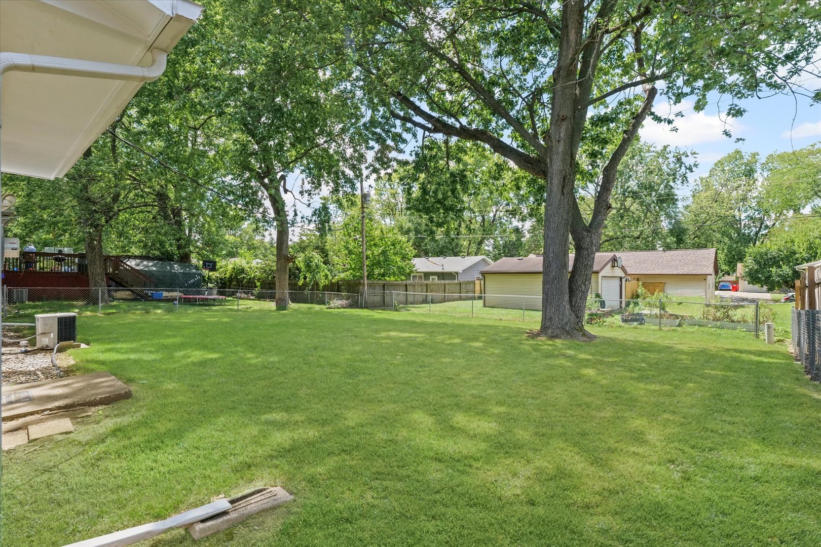 1007 Holiday Drive Champaign, IL 61821 - Photo 35 of 36 a view of a garden with trees