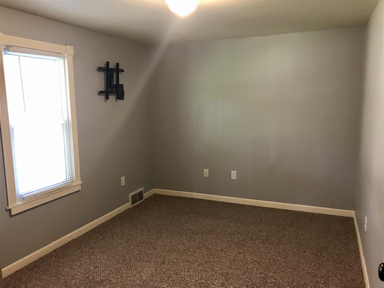 701 West Newberg Road Pinconning, MI 48650 - Photo 17 of 49