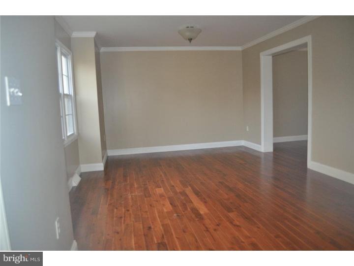 121 Woodstream Road Boothwyn, PA 19061 - Photo 4 of 24 Living Room