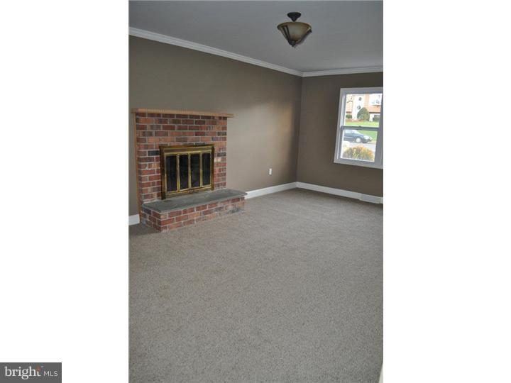 121 Woodstream Road Boothwyn, PA 19061 - Photo 6 of 24 Family Room
