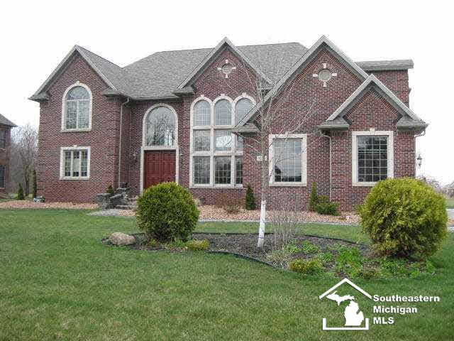 1024 Abbey Road Monroe, MI 48161 - Photo 1 of 27 Front