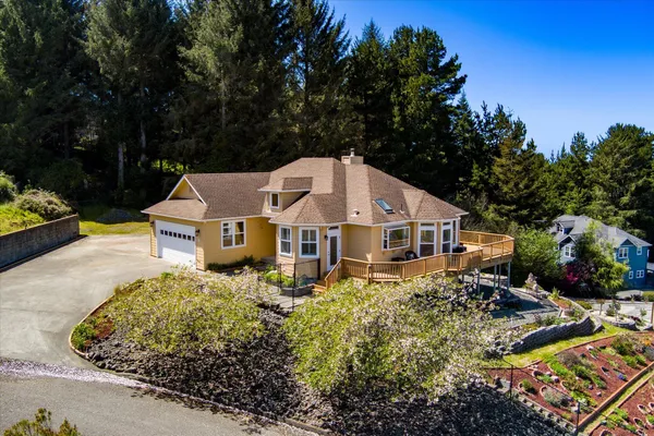 $749,000 | 8 Minette Lane, Eureka, CA 95503