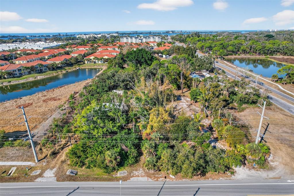 14 Old Venice Road Osprey, FL 34229 - Photo 12 of 20 a view of a city