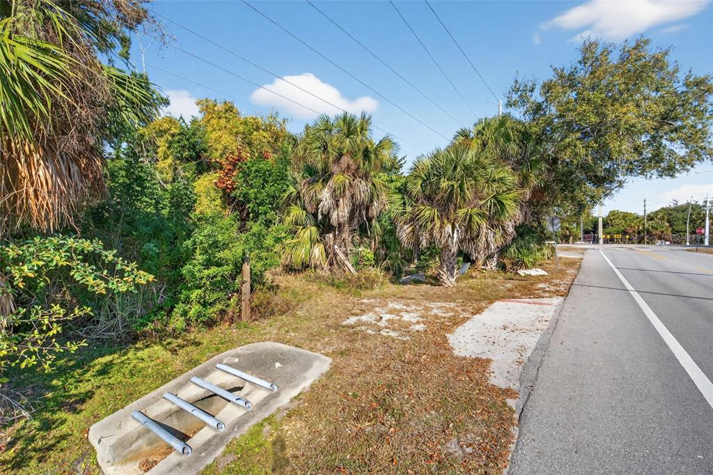 14 Old Venice Road Osprey, FL 34229 - Photo 6 of 20