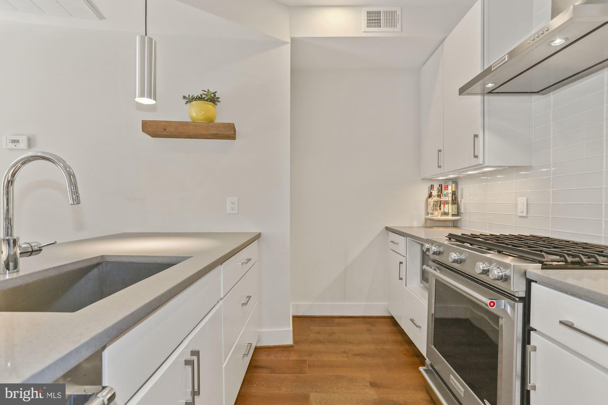 2337 Champlain Street Northwest, Unit 104 Washington, DC 20009 - Photo 11 of 80 Kitchen - Hardwood Floors & Granite Counter Tops!