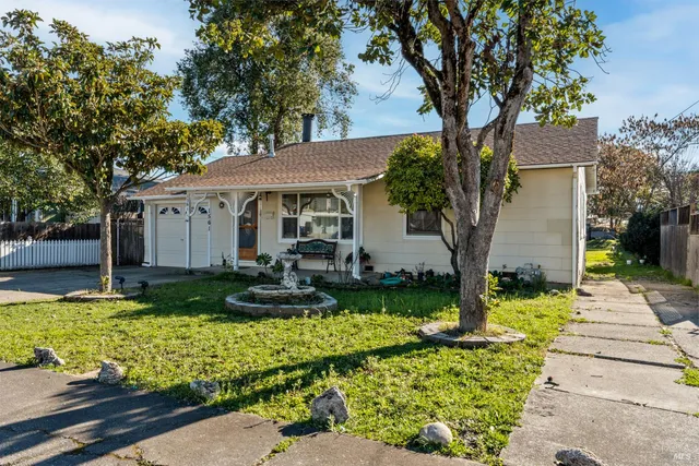 $352,000 | 1561 Talmage Court, Ukiah, CA 95482