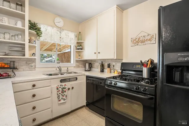 $352,000 | 1561 Talmage Court, Ukiah, CA 95482