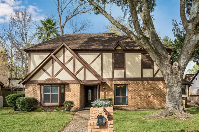 $315,000 | 2704 Pine Needle Lane, Pearland, TX 77581