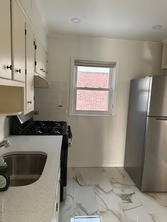 $2,500 | 106 Bregman Avenue, Unit 1, New Hyde Park, NY 11040