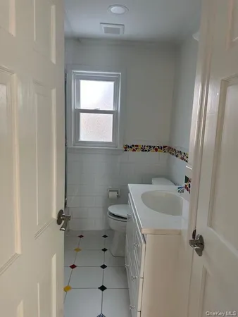 $2,500 | 106 Bregman Avenue, Unit 1, New Hyde Park, NY 11040