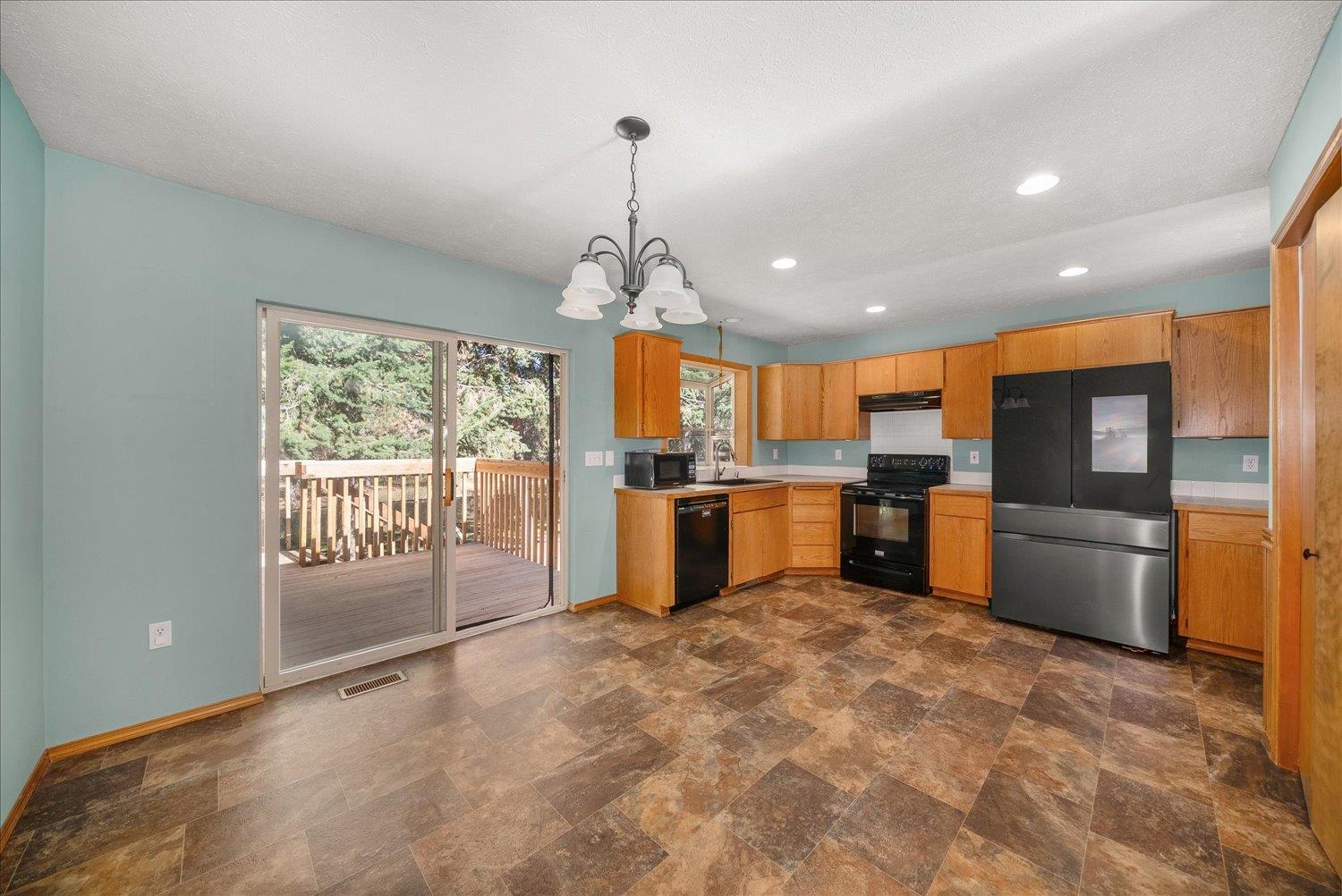 4105 East Center Road Mead, WA 99021 - Photo 11 of 49 Gallery Image 11